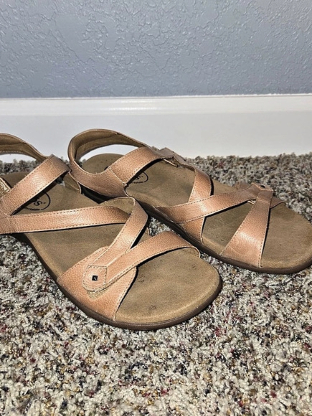 Taos Big Time Leather Strappy Sandals Women's  Size 9